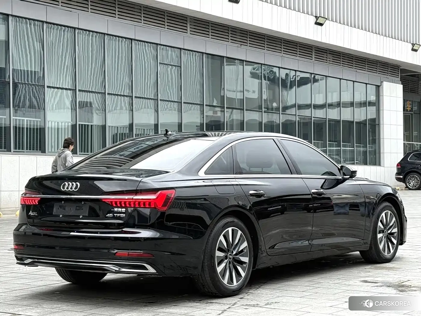 Audi A6L id 4600975 из Китая 8
