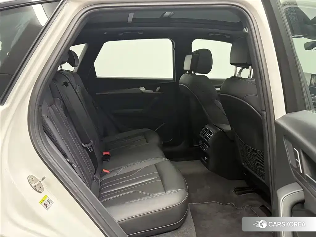 Audi Q5L id 4644696 из Китая 13