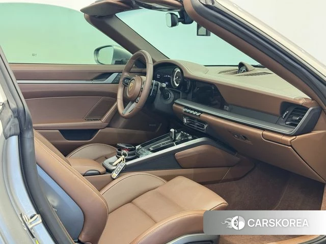 Porsche 911(992) id 4280322 из Кореи 18