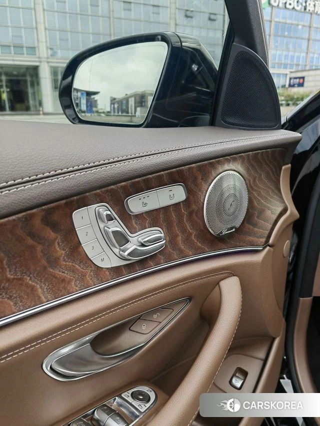 Mercedes-Benz E-class id 4277617 из Китая 15