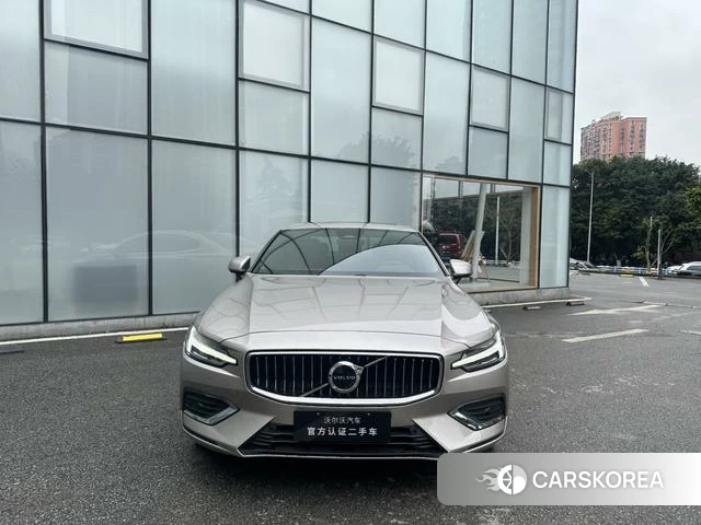 Volvo S60 id 3908622 из Китая 21