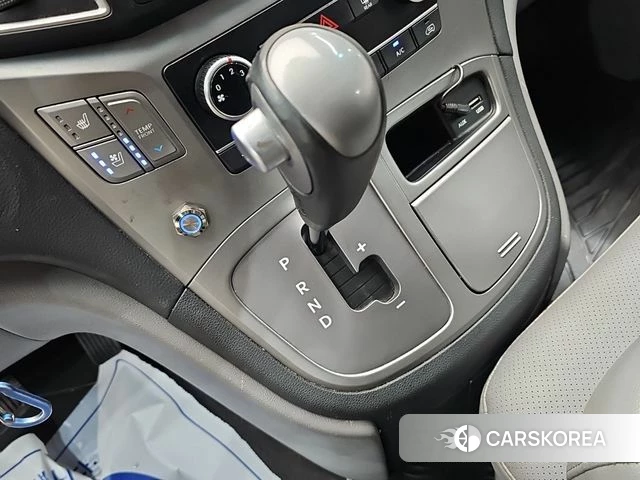Hyundai The New Grand Starex id 4446832 из Кореи 16