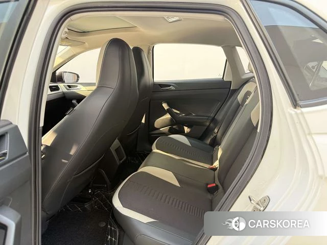 Volkswagen Polo id 4240672 из Китая 16