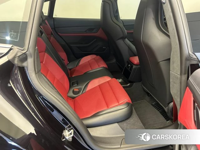 Porsche Taycan id 3805055 из Кореи 18