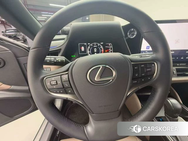 Lexus ES id 4291294 из Китая 15