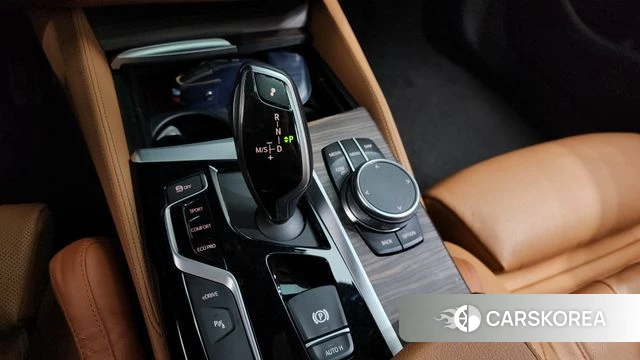 BMW 5 Series (G30) id 3885647 из Кореи 18