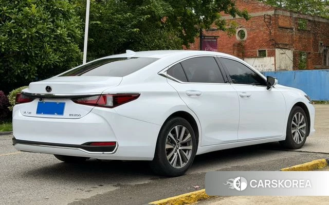 Lexus ES id 4259527 из Китая 8
