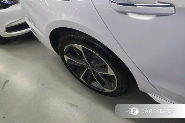 Audi A4L id 4265114 из Китая 15