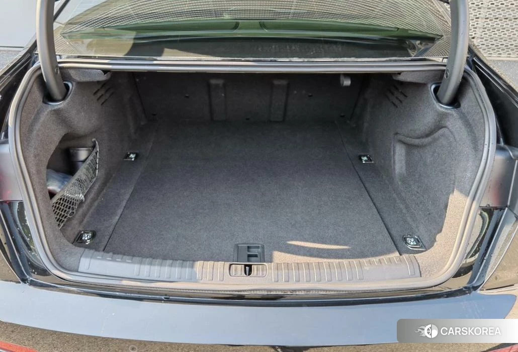 Audi A6L id 4467878 из Китая 13