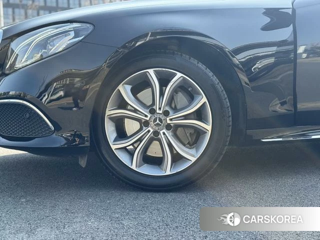 Mercedes-Benz E-class id 4210859 из Китая 21