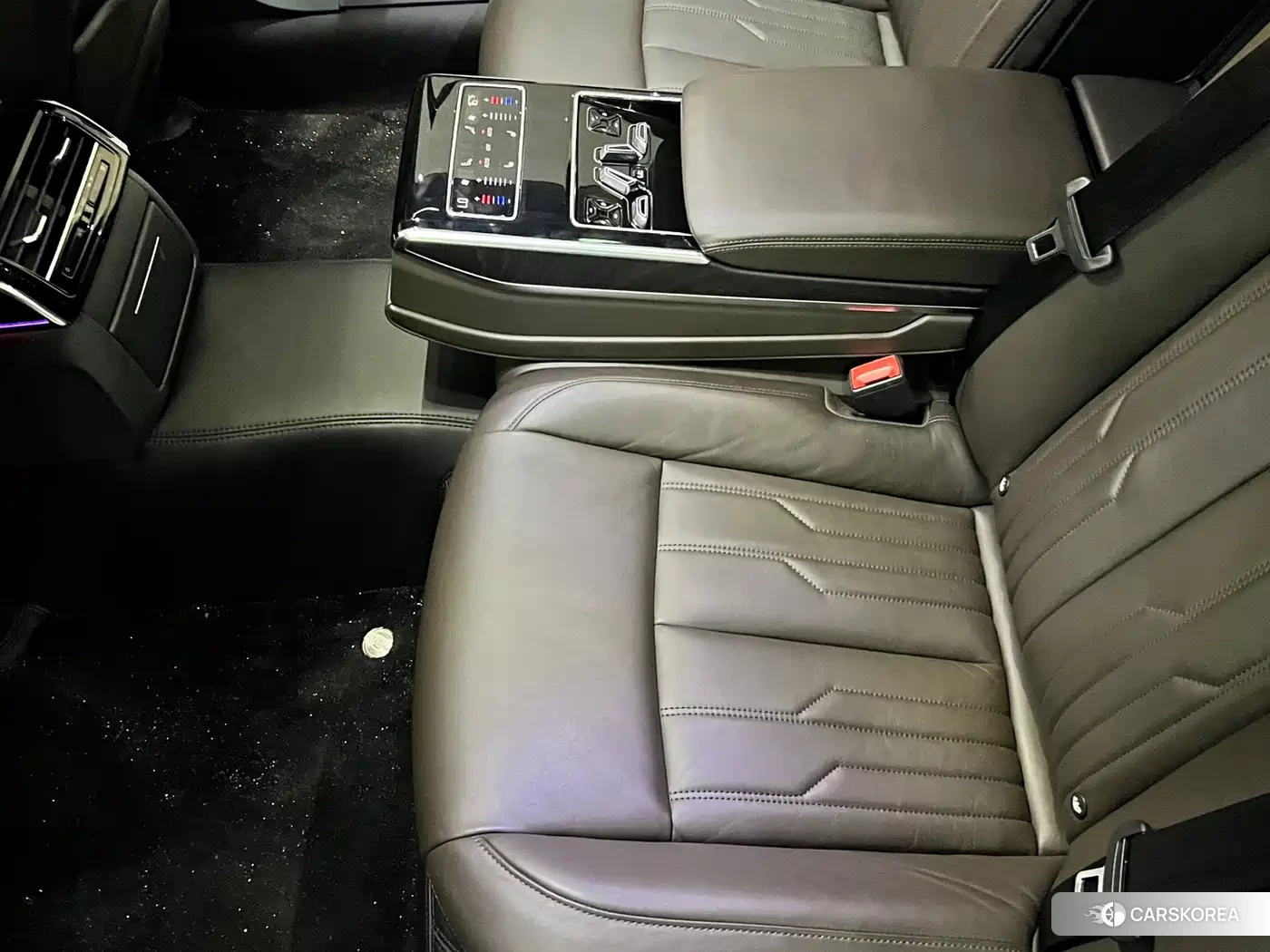 Audi A8 id 4679914 из Китая 21