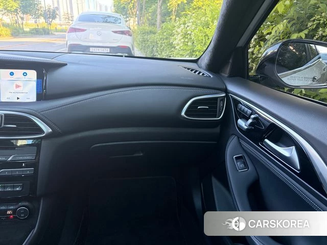 Infiniti Q30 id 4419787 из Кореи 13