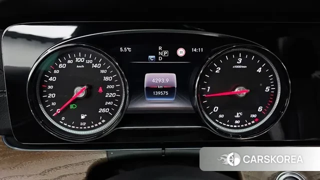 Mercedes-Benz E-Class W213 id 3656780 из Кореи 18