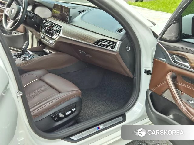 BMW 5 Series (G30) id 4637343 из Кореи 18