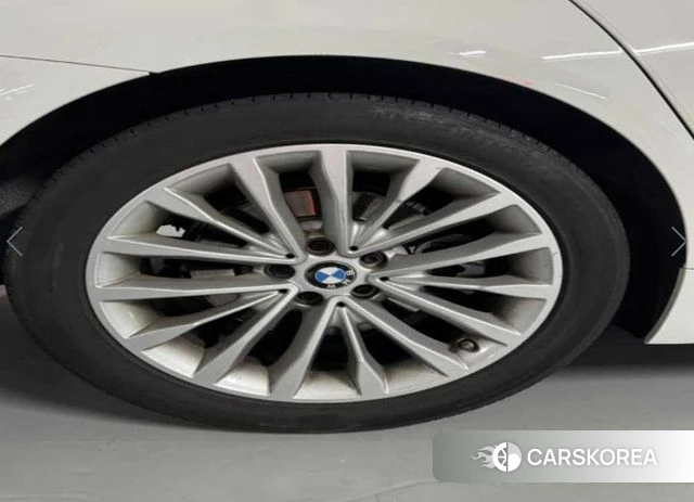 BMW 5 Series (G30) id 3941662 из Кореи 8