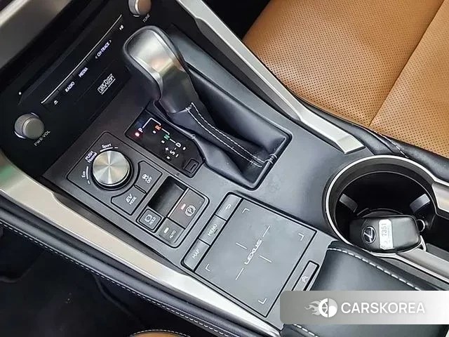 Lexus NX300h id 3408094 из Кореи 17