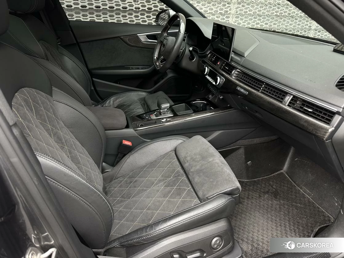 Audi A4L id 4513719 из Китая 17