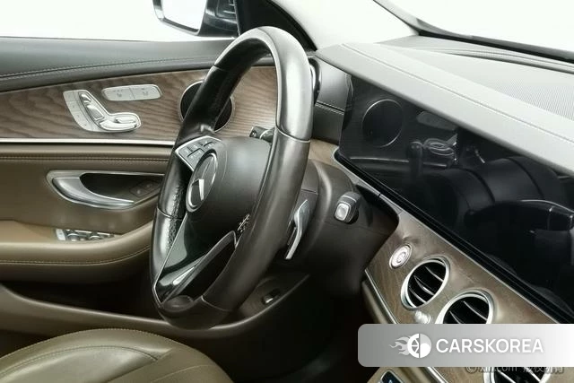 Mercedes-Benz E-class id 4272454 из Китая 22