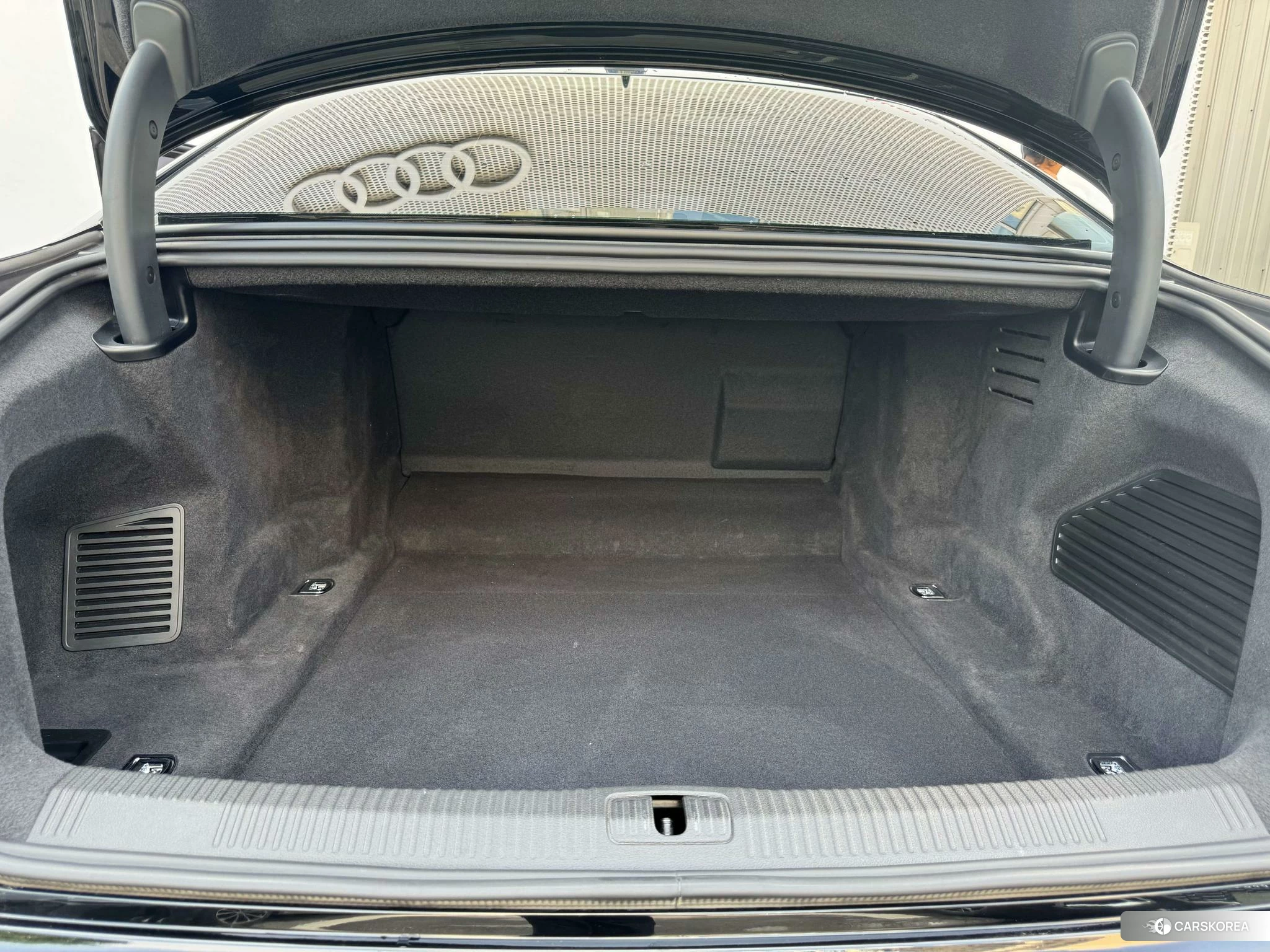 Audi A8 id 4479324 из Китая 23