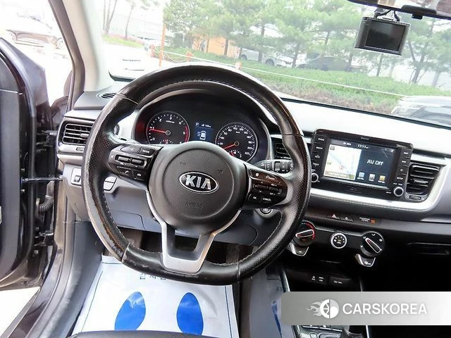 Kia Stonic id 4180642 из Кореи 18