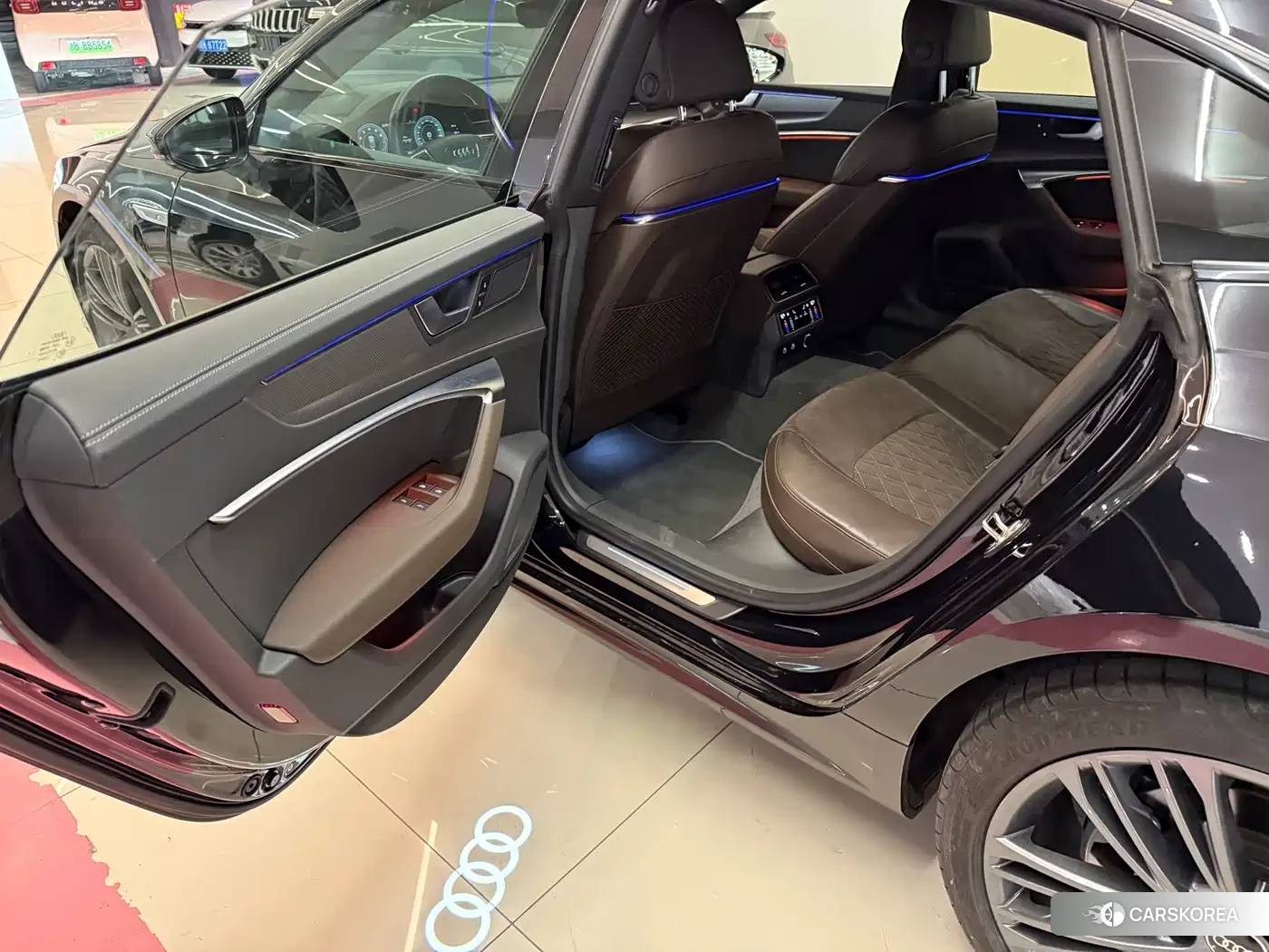 Audi A7L id 4545628 из Китая 17