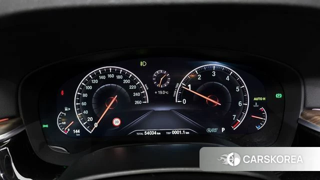 BMW 5 Series (G30) id 3853297 из Кореи 18