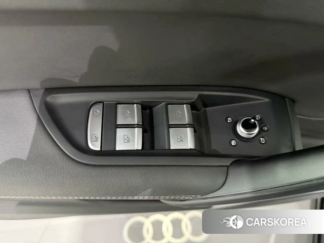 Audi Q5L id 4256992 из Китая 25