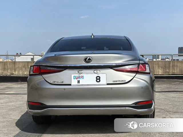 Lexus ES id 4274014 из Китая 8