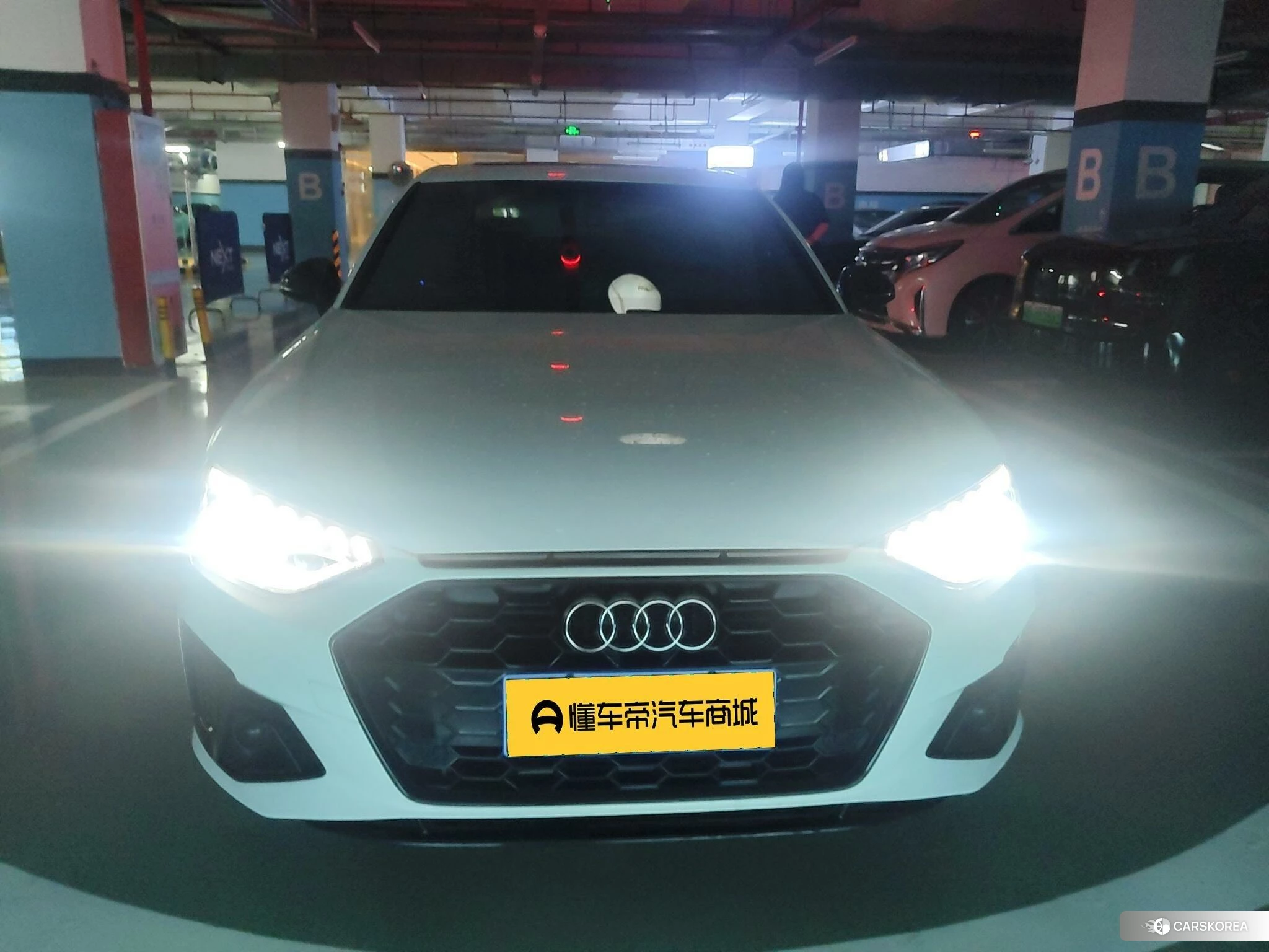 Audi A4L id 4486405 из Китая 19
