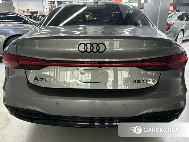 Audi A7L id 4321208 из Китая 15
