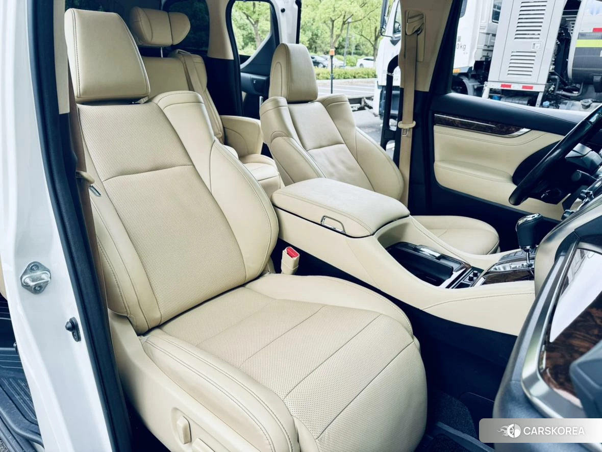 Toyota Elfa id 4485483 из Китая 8