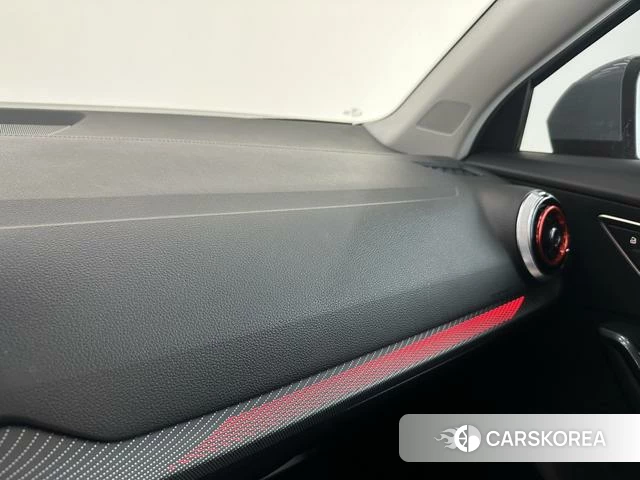 Audi Q2L id 4275414 из Китая 21