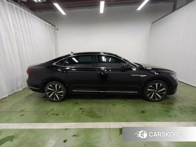 Volkswagen Passat id 4219755 из Китая 18