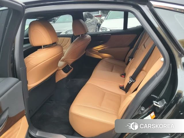 Lexus LS id 4241962 из Китая 10