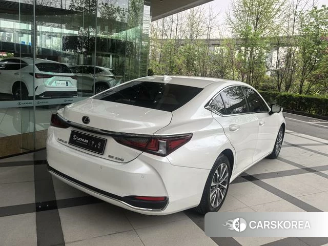 Lexus ES id 4367388 из Китая 17