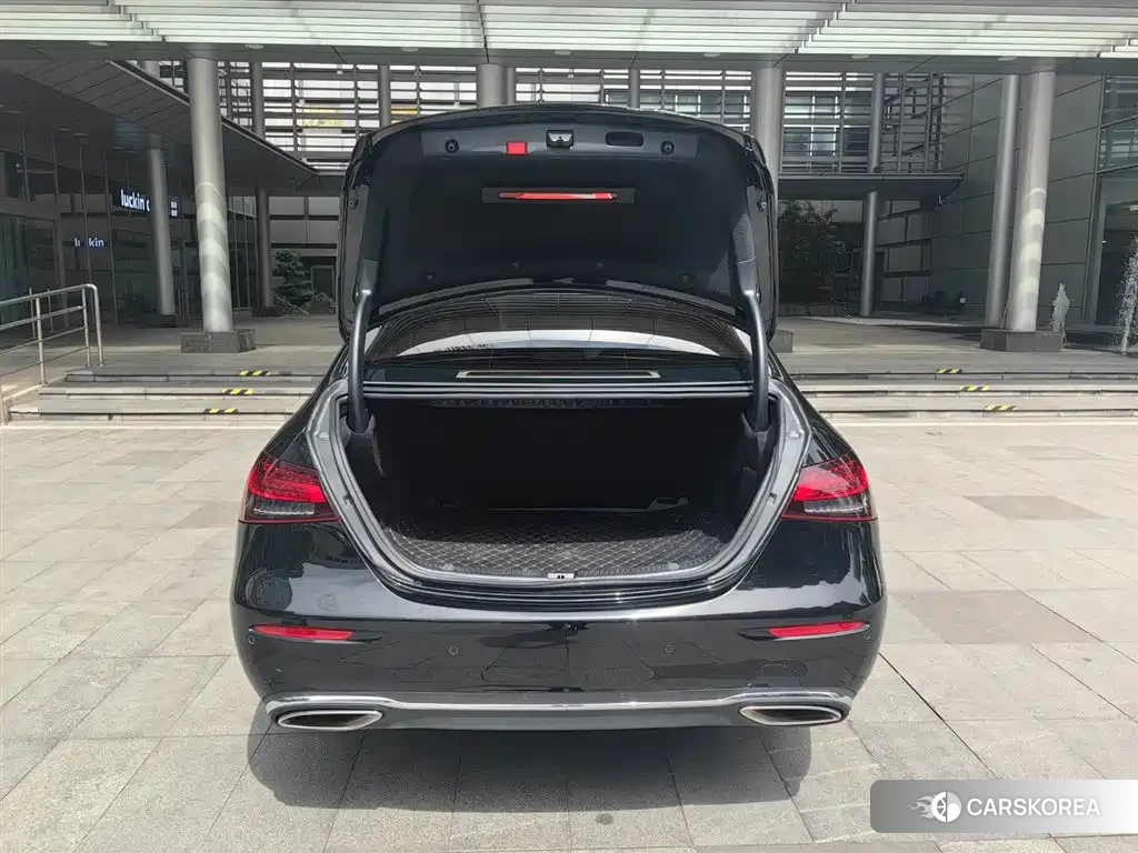 Mercedes-Benz E-Class id 4548412 из Китая 18