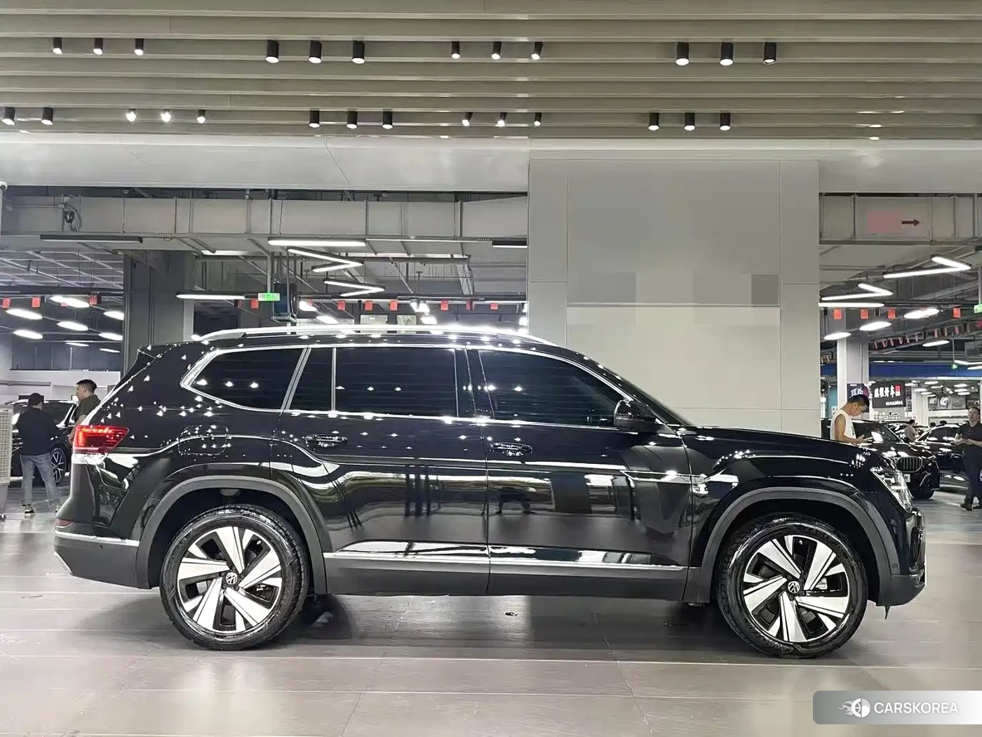 Volkswagen Touareg id 4679946 из Китая 8