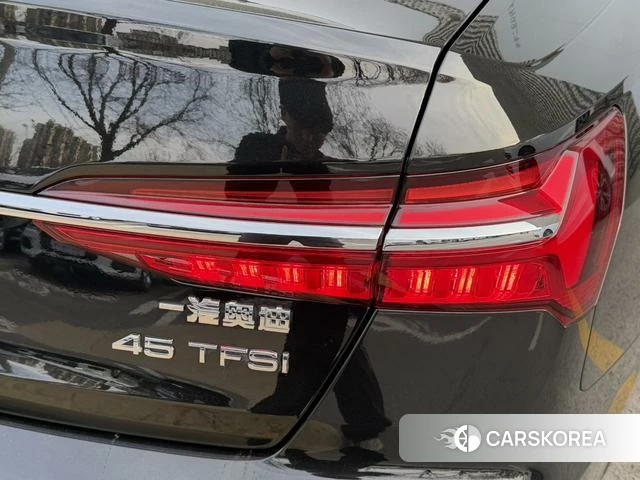 Audi A6L id 4329005 из Китая 19