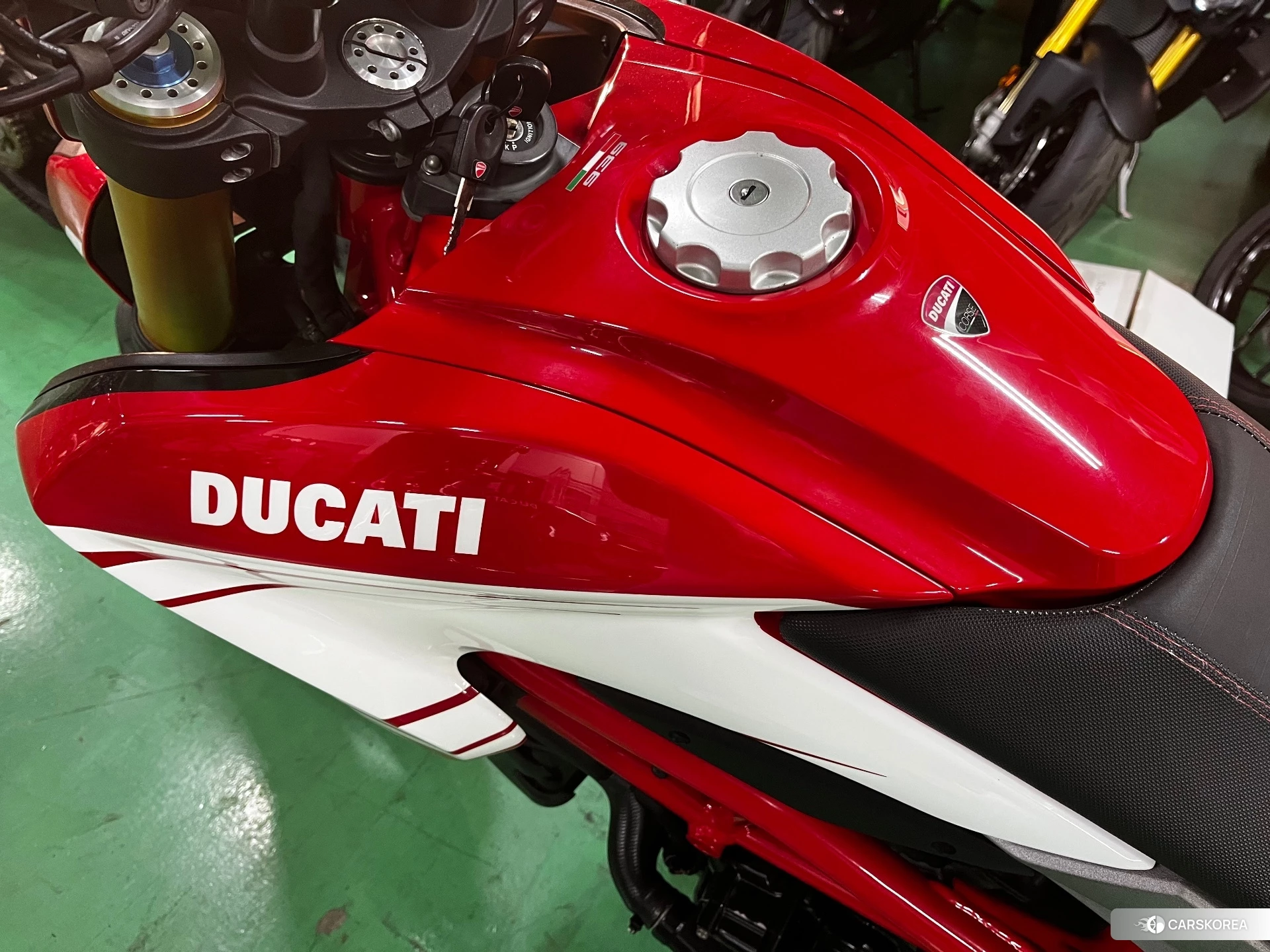 Ducati HYPERMOTARD 939 SP id 4238033 из Японии 10