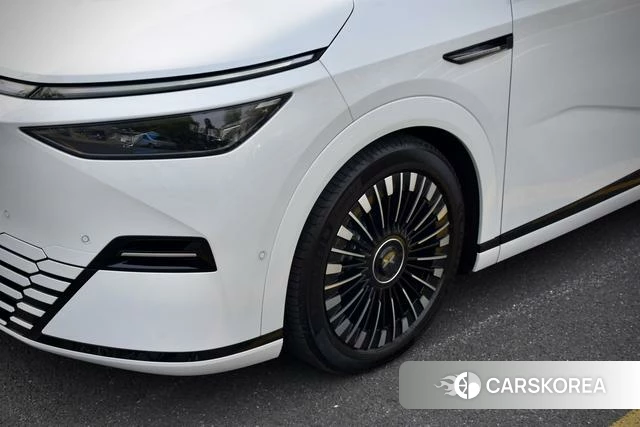 Xiaopeng Motors Xiaopeng X9 id 3909045 из Китая 17