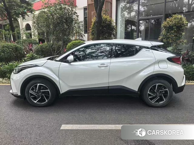 Toyota C-HR id 4374528 из Китая 15