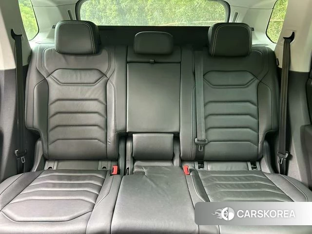 Volkswagen Touareg id 4262072 из Китая 8