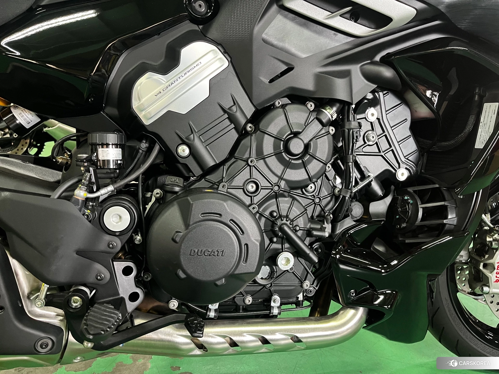 Проданный Ducati DIAVEL V4 id 4320522 из Японии, фото 8