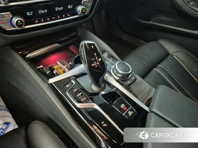 BMW 5 Series (G30) id 4580134 из Кореи 17