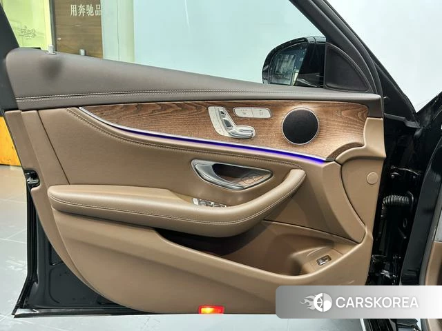 Mercedes-Benz E-class id 4279252 из Китая 20