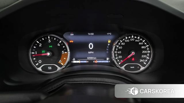 Jeep Renegade id 3866683 из Кореи 18