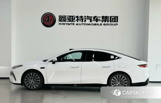 Geely Galaxy Galaxy Sparkle 8 PHEV id 3939327 из Китая 23