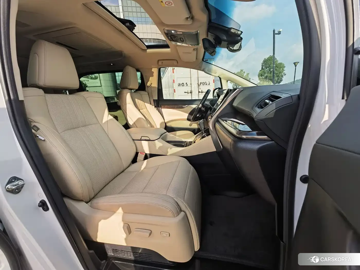 Toyota Elfa id 4685918 из Китая 17