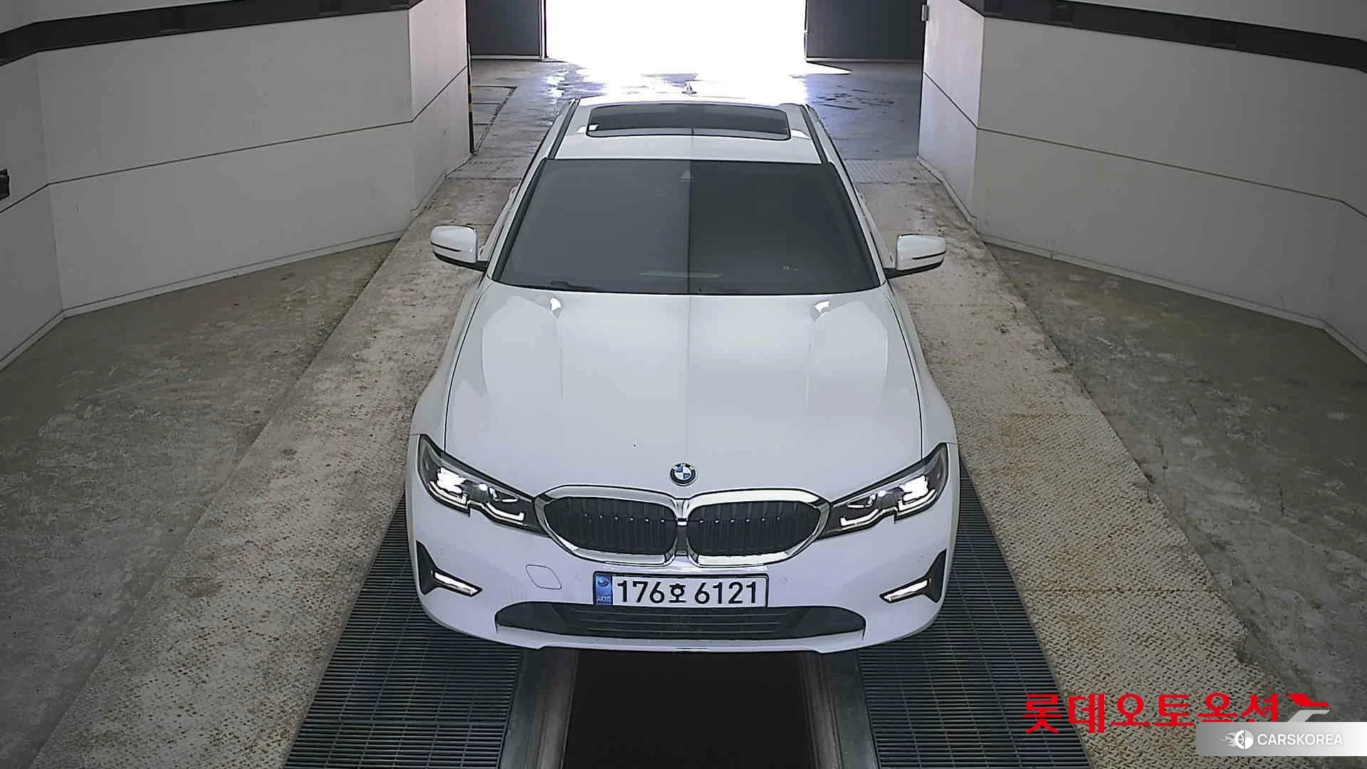 BMW  320i id 4296951 из Кореи 35