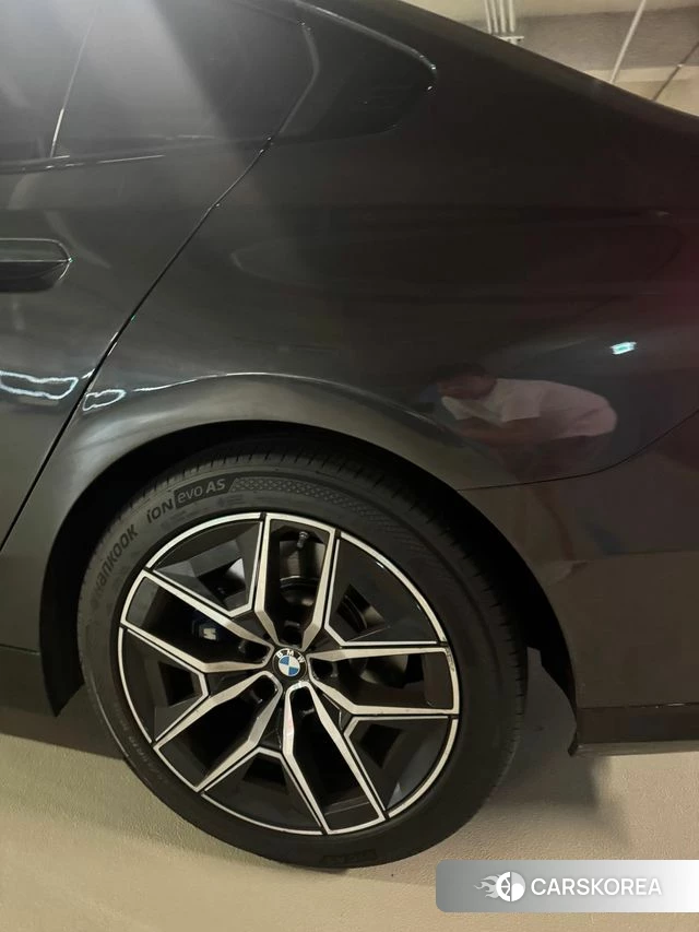 BMW 5 Series (G60) id 4915699 из Кореи 15